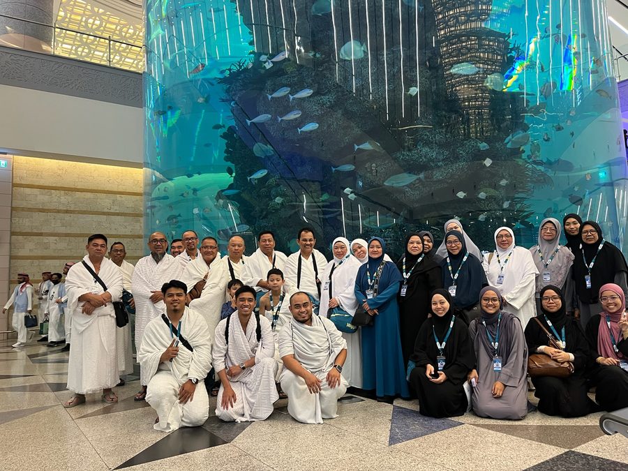 Pilgrims at Masjidil Haram during Umrah